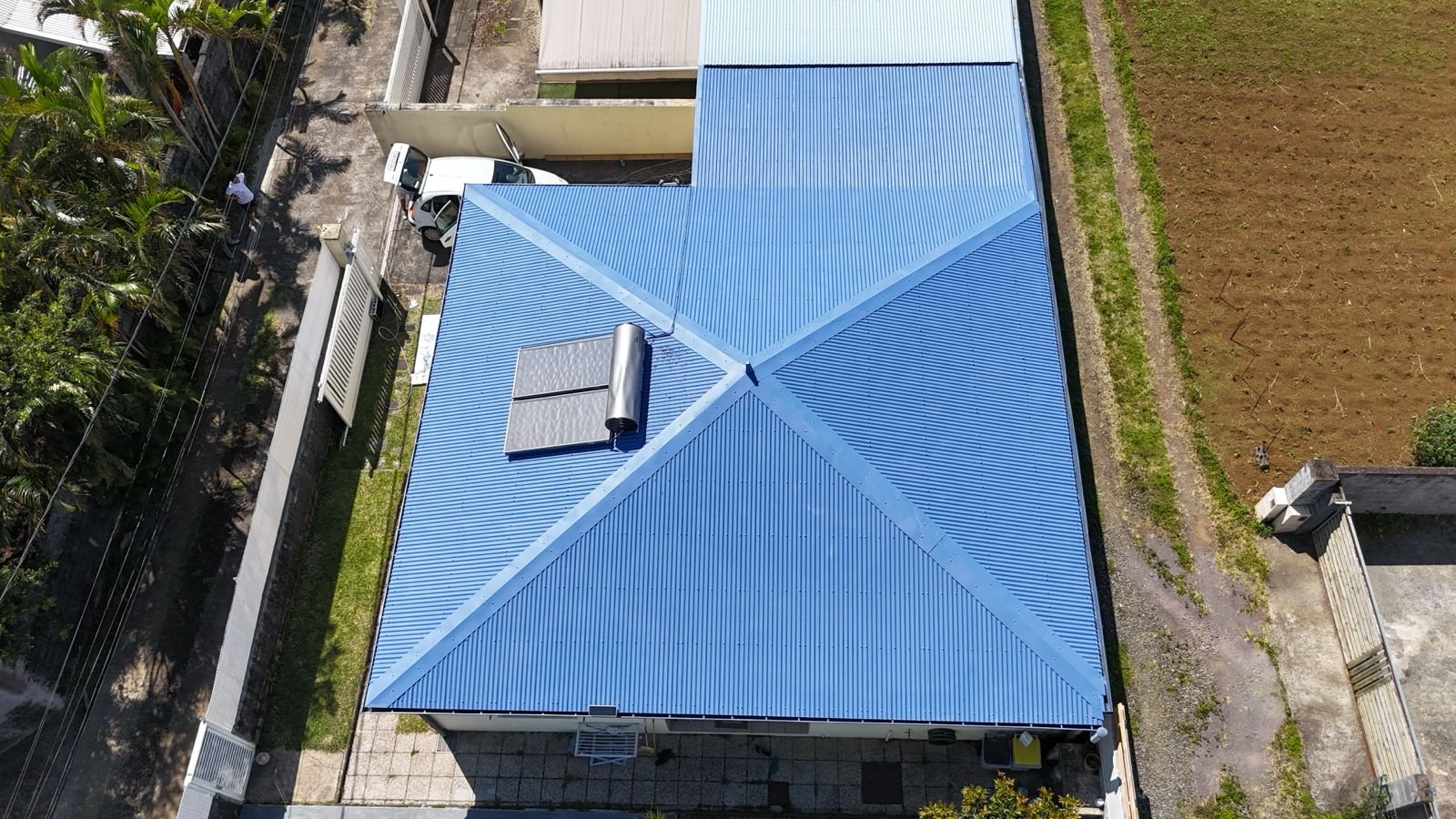 Pose, remplacement et réparation de tôle